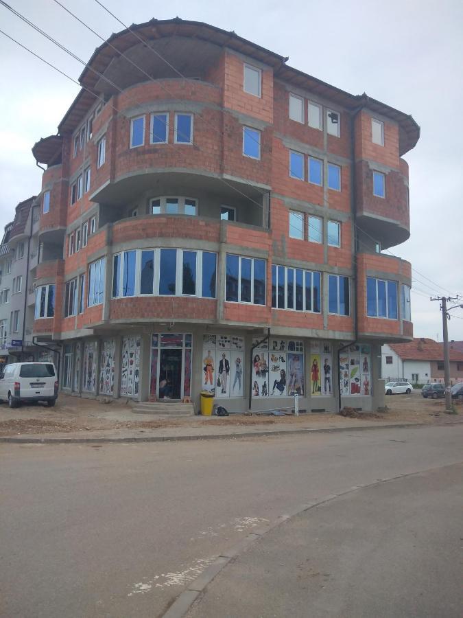 Vila Centar Mb Acomodação com café da manhã Sjenica Exterior foto
